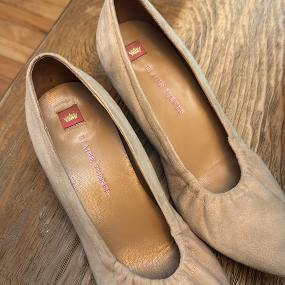 Elaine Turner 👸 Cream Heels Elegant Suede Pumps Fall Winter Comfy - Picture 3 of 7